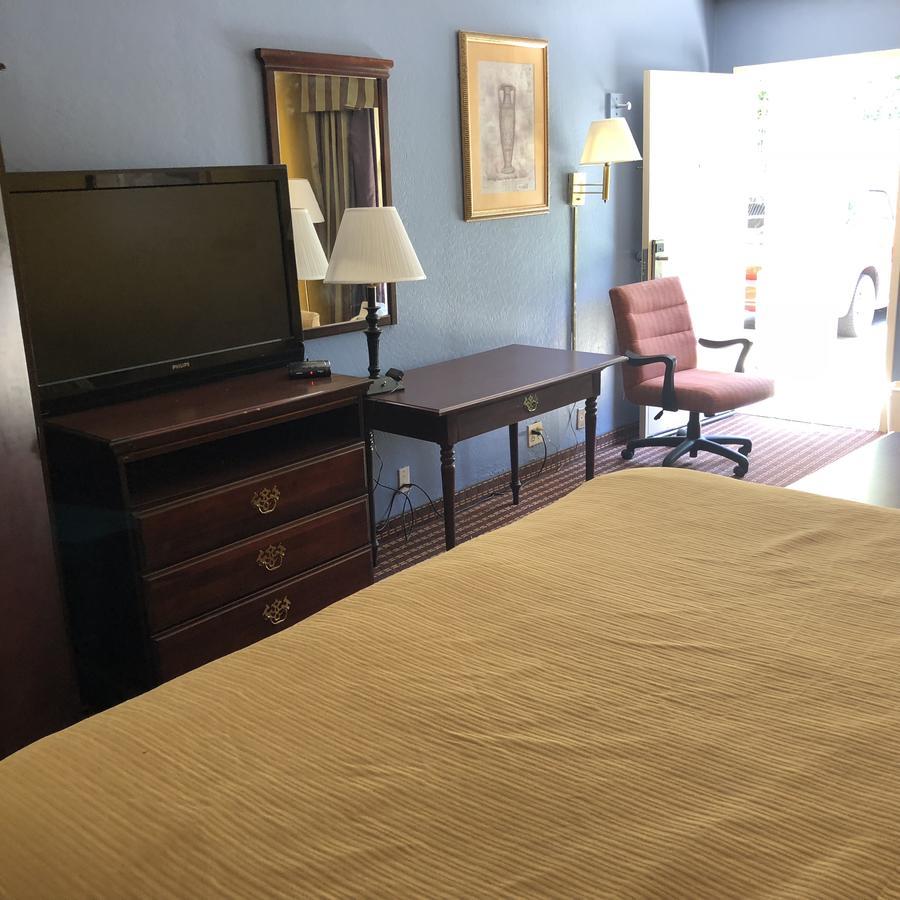 Grenada Inn Luaran gambar